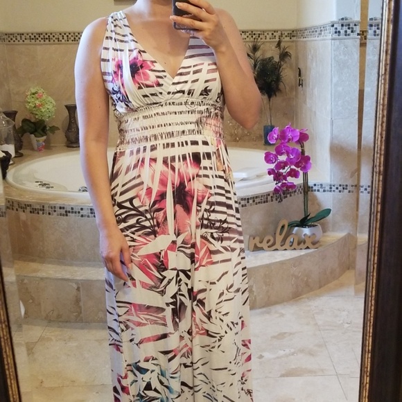 floral gorgeous dress - Picture 2 of 8